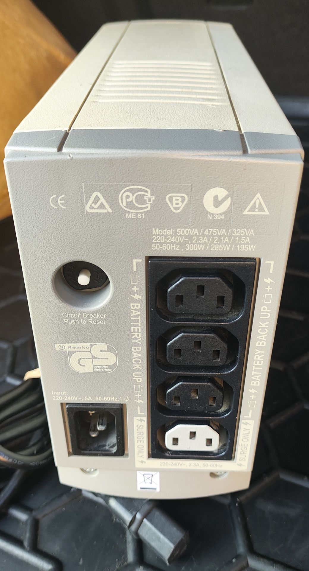 APC Back-Ups CS 500 джерело безперебійного живлення