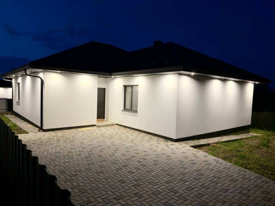 Продаж сучасної американки на масиві «Білий»