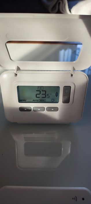 Termostat programowalny bezprzewodowy HONEYWELL T3R HOME powystawowy