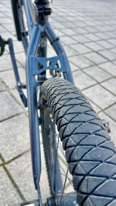 Rower BMX Wipe 100 – 20 cali, idealny dla młodzieży