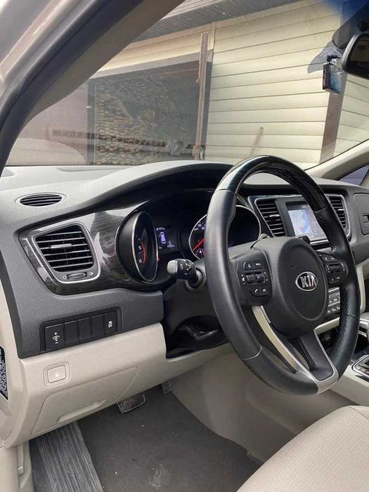 2018 Kia Carnival  2.2 дизель 9 місна