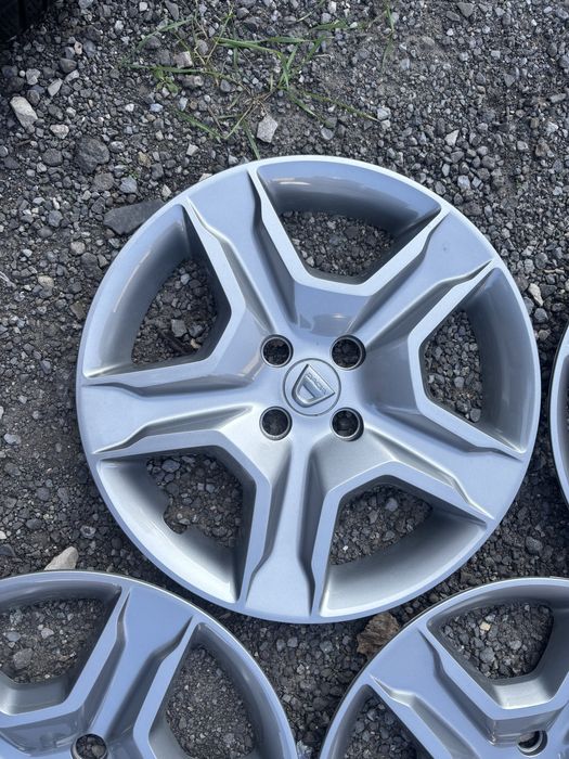 komplet oryginalnych kołpaków Dacia 16”