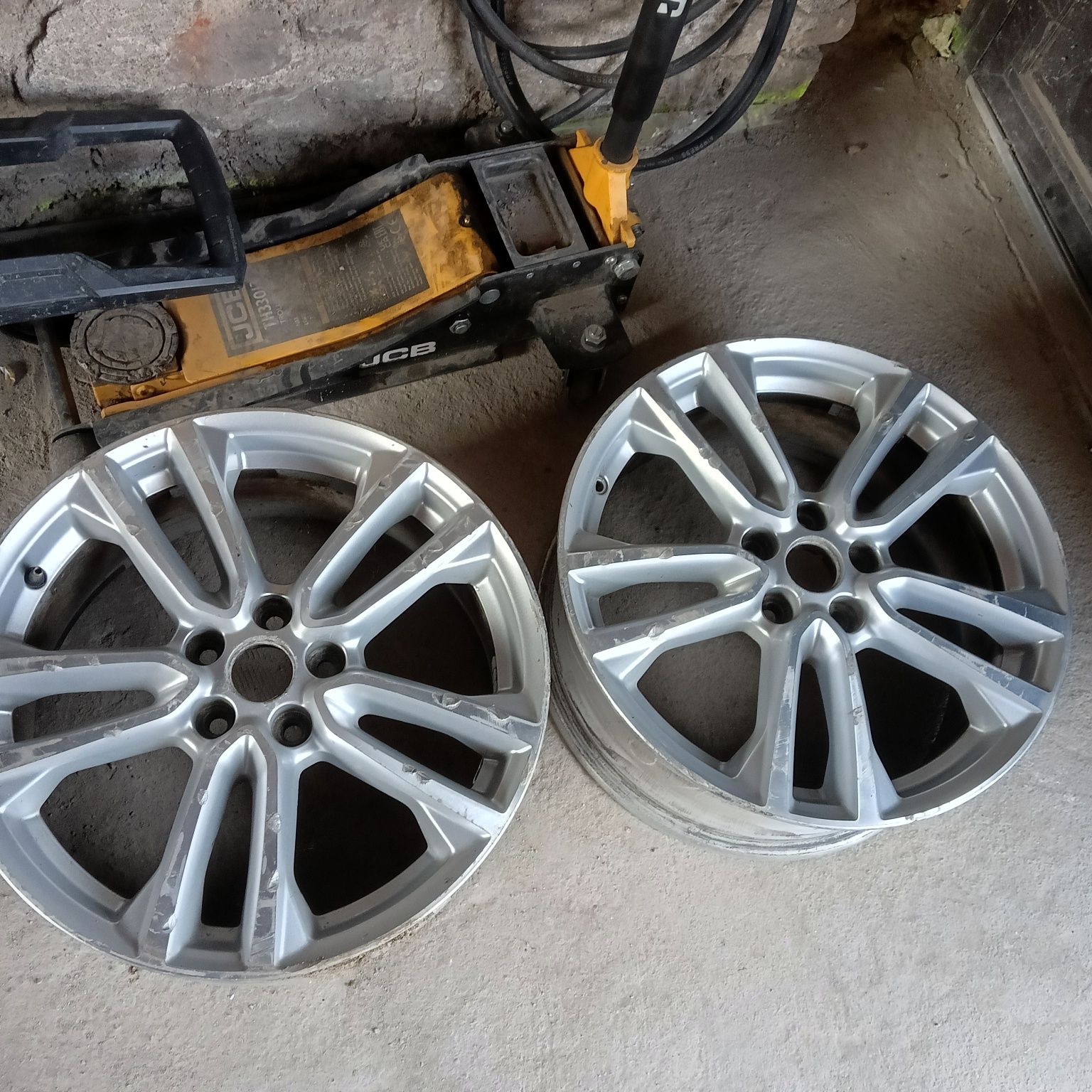Felgi z oponami zimowymi Ford Kuga 6 szt.