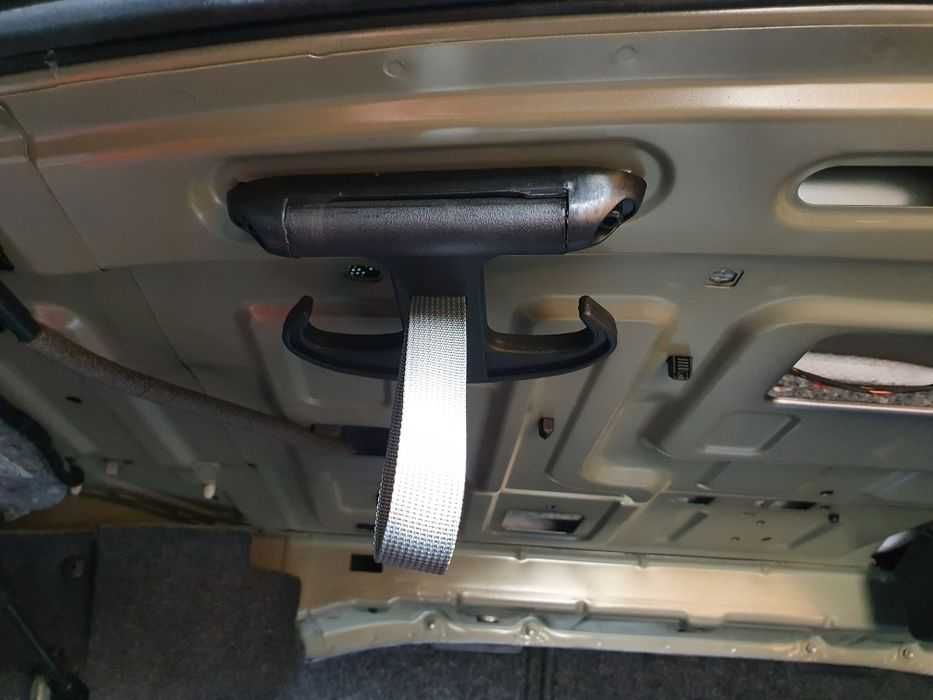 Крюк крючок гачок в багажник VW Volkswagen PASSAT JETTA VAG AUDI SKODA