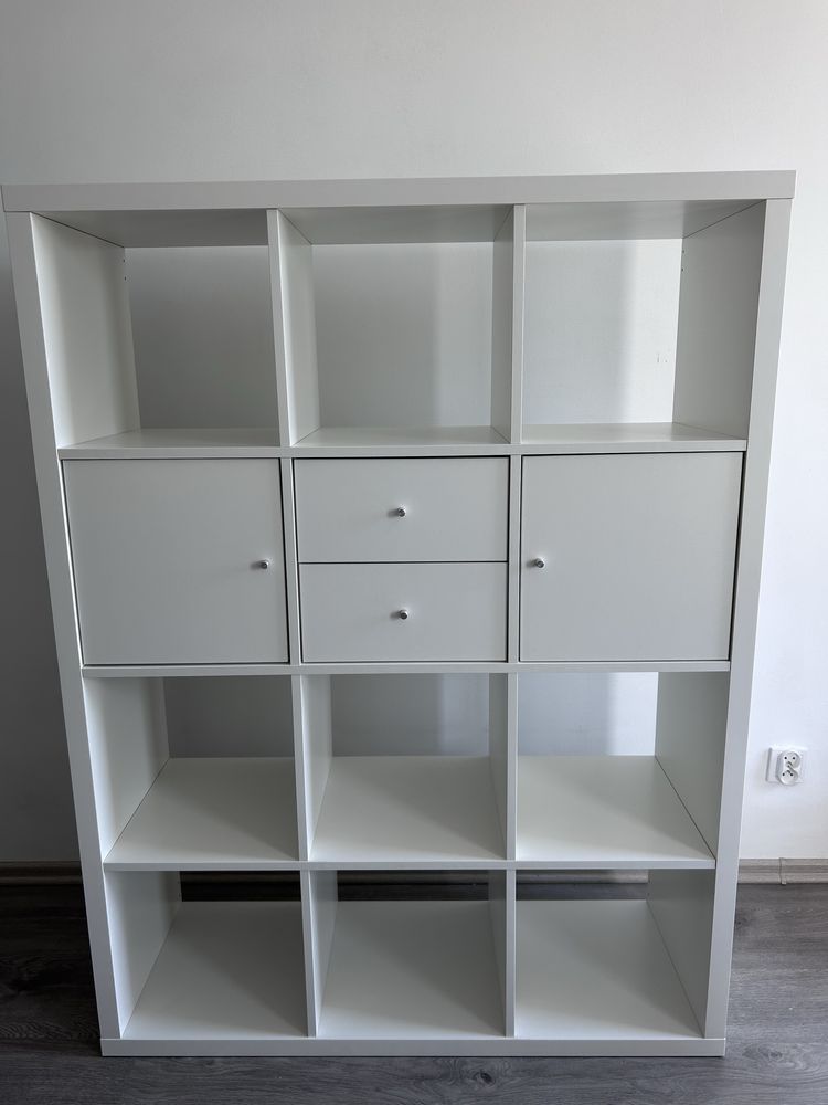 Biały regał KALLAX z Ikea