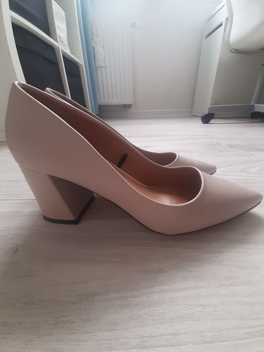 Szpilki ,czolenka reserved 38