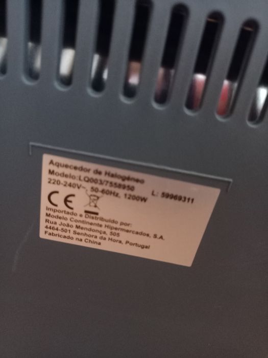 aquecedor halogenio 1200 w
veja os meus outros anuncios a ver se inter