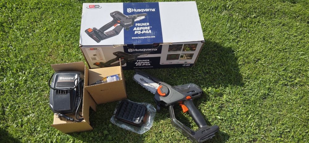 Minipilarka Husqvarna Aspire P5-P4A 18V - zestaw ładowarka + aku 2,5Ah