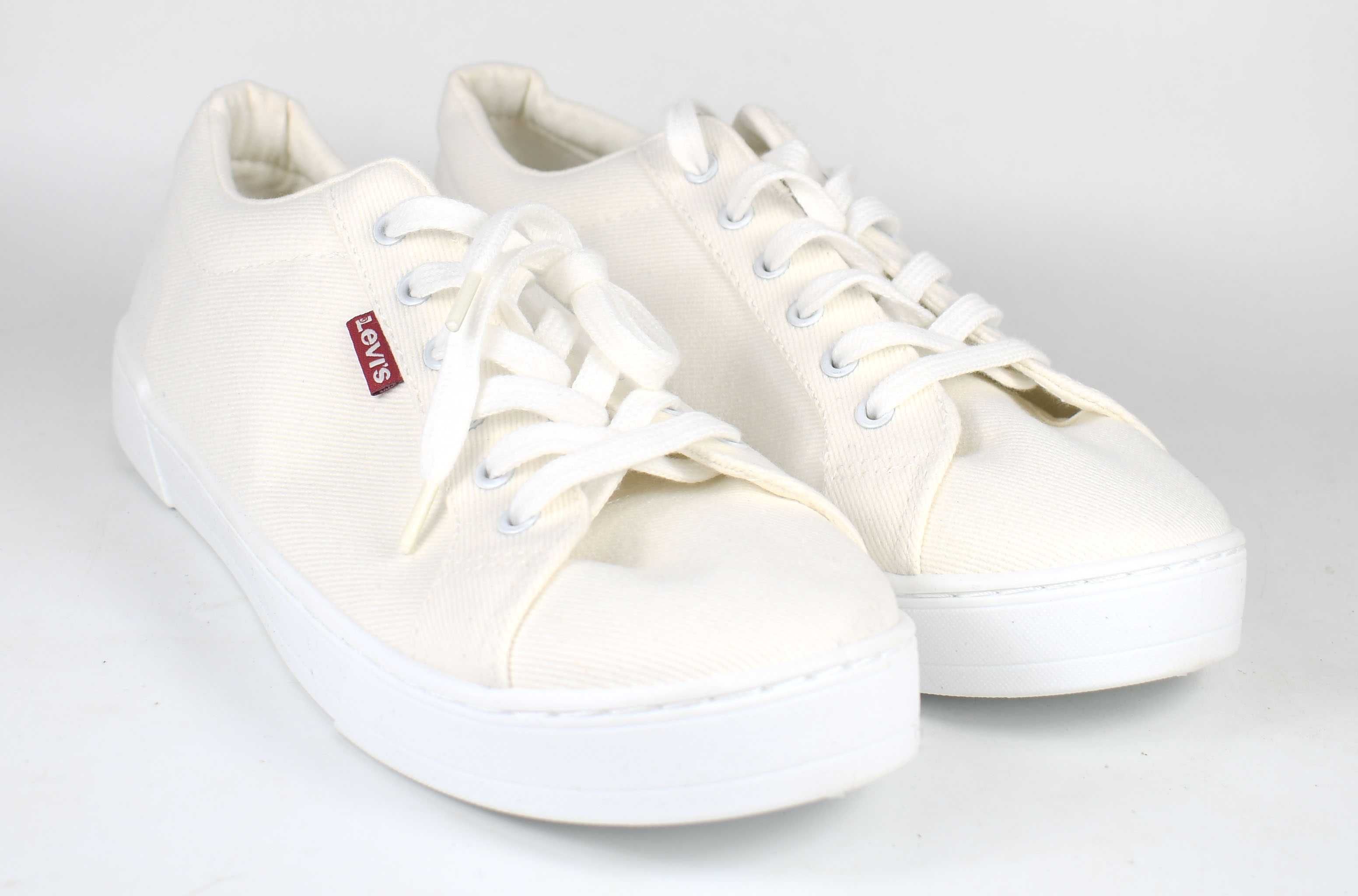 Nowe z wadą trampki levi's malibu 2.0 roz. 40