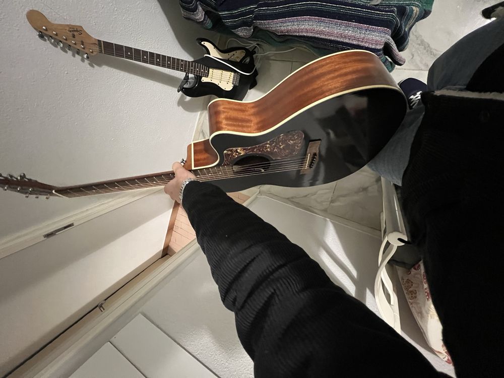 Violao guild OM 240 CE com cutaway e fundo arqueado (excelente estado)