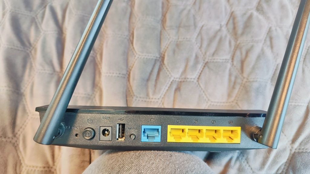 Router Asus RT-AC51U