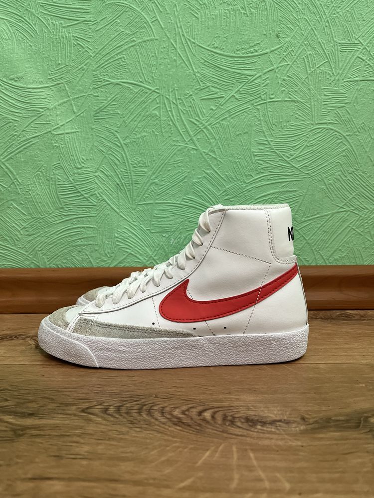 Жіночі кросівки Nike Blazer Mid 77(36)