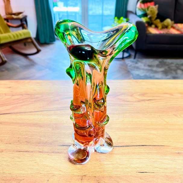 Wazon „Niagara” Františka Zemka dla Mstišov Glass Union czeskie szkło