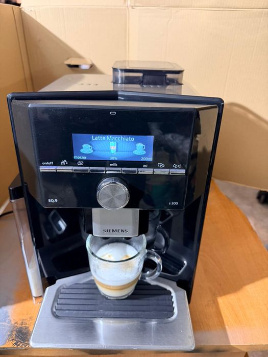 Ekspres do kawy Siemens eq 9 S 300 po serwisie Polski język