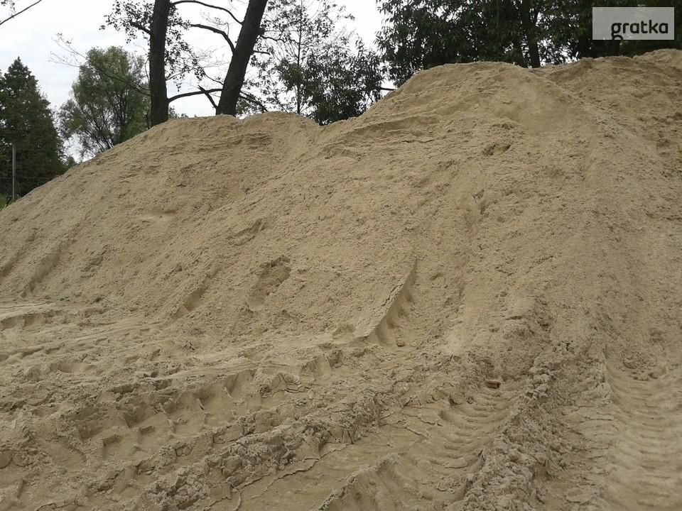 Ziemia na podniesienie piasek do murowania mixokreta żwir gruz koparka