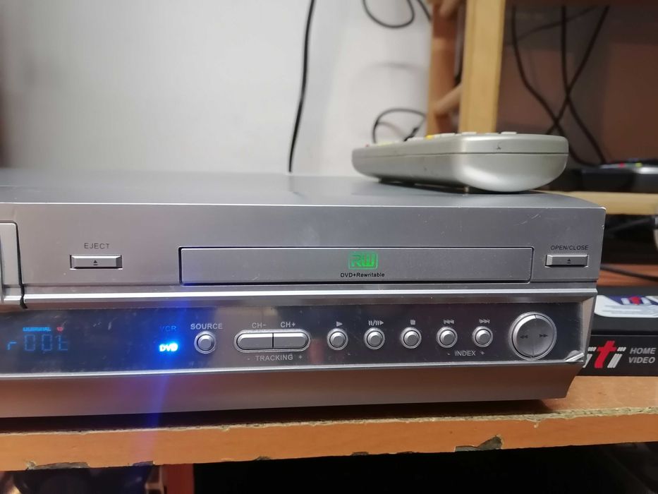 Magnetowid /Nagrywarka VHS/DVD-RW  JAY-TECH JT8850 HIFI STEREO pilot
