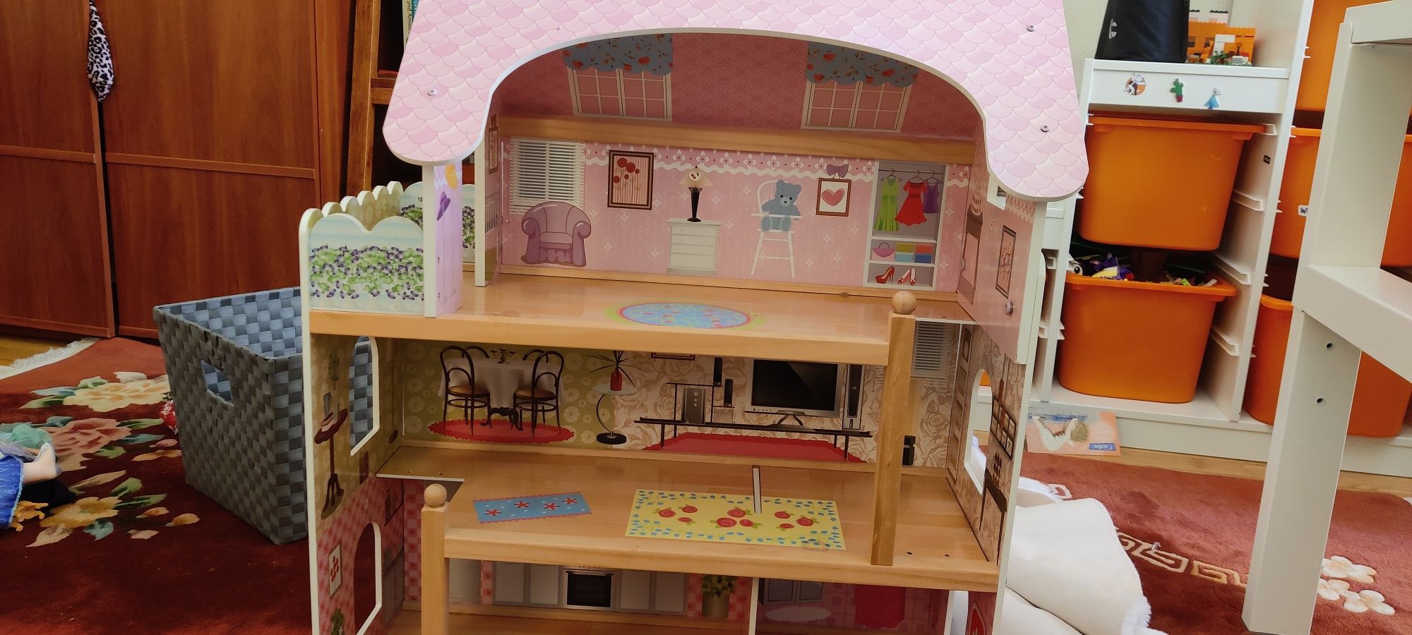 Дитячий ляльковий будиночок