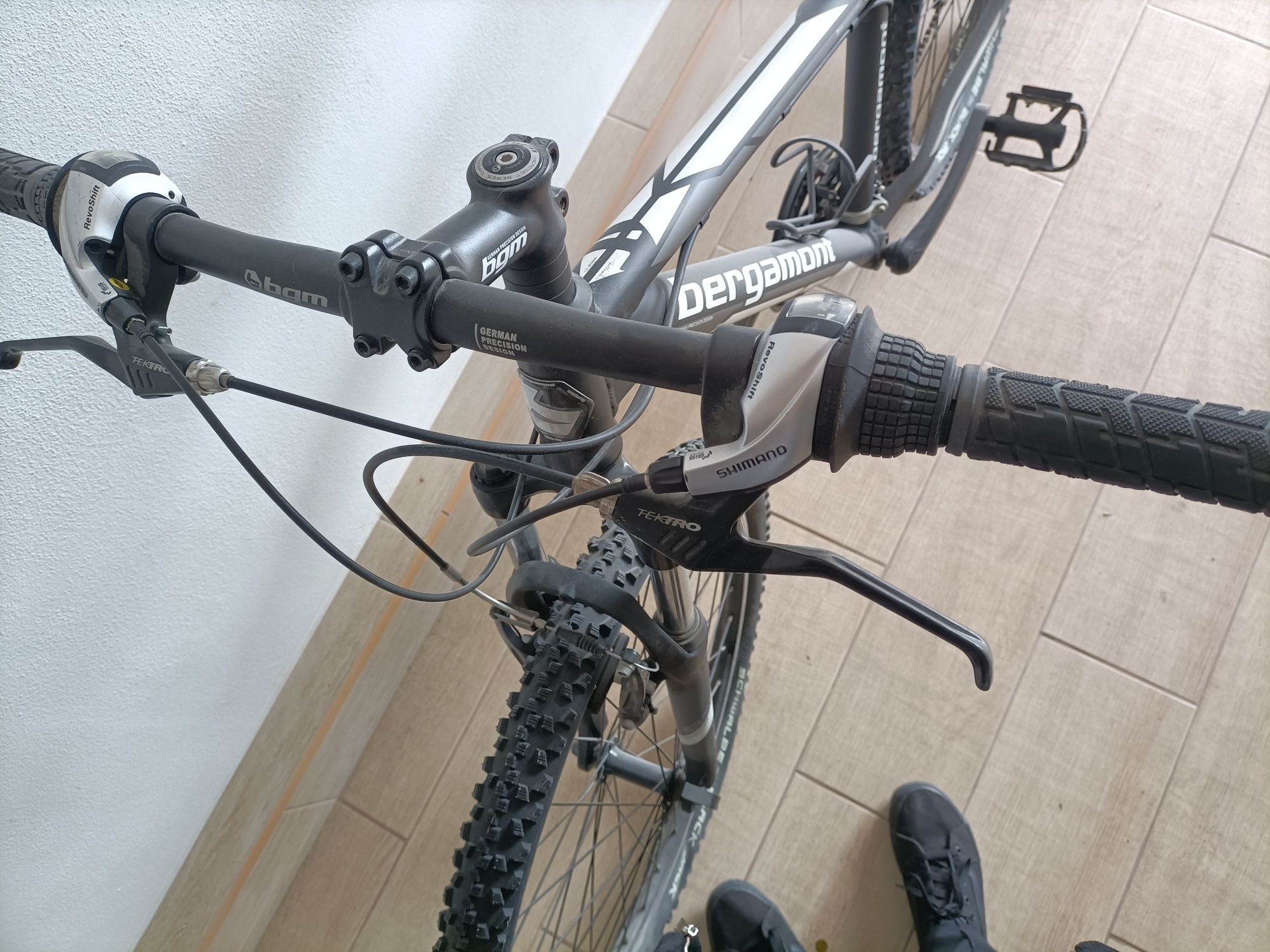 Bicicleta berg preta