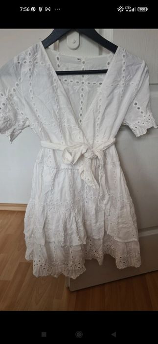 Biała letnia sukienka Varlesca M