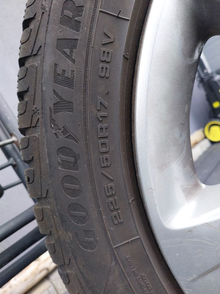 Felgi, opony zima Goodyear 226/50 R17