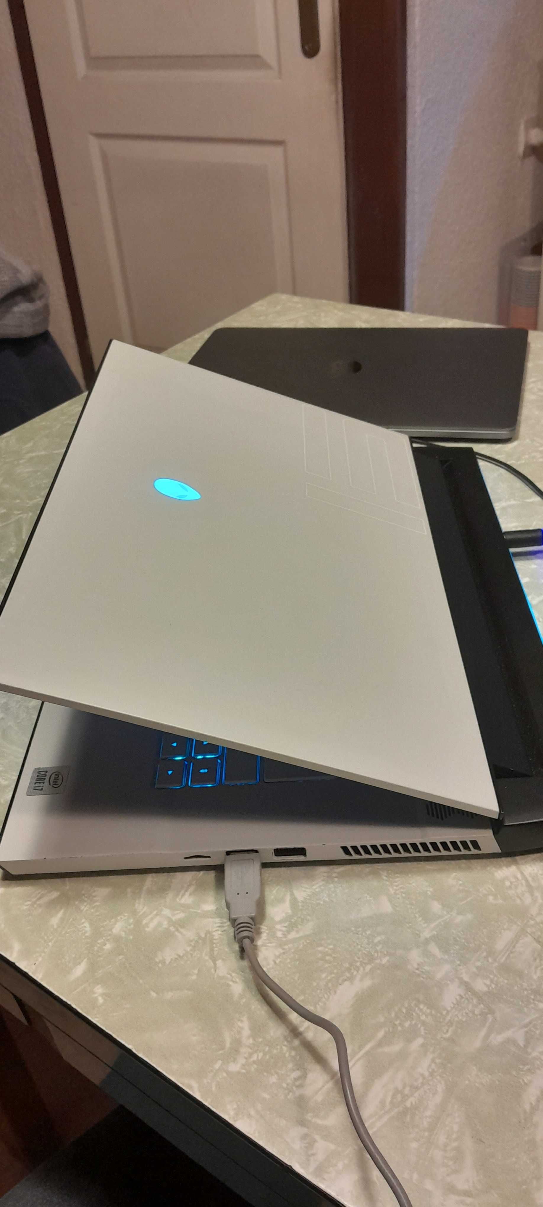 Alienware M15 R4