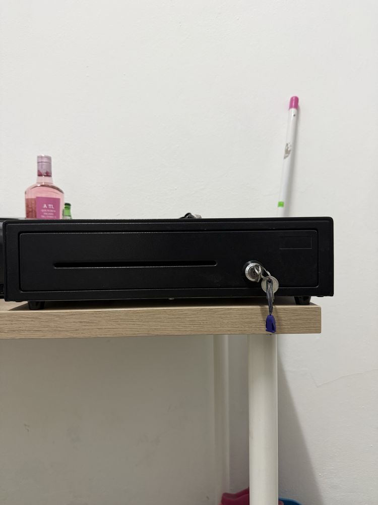 computador utilazado em estabelecimento