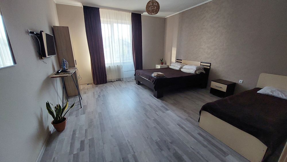 Будинок подобово,ВІЛЬНО