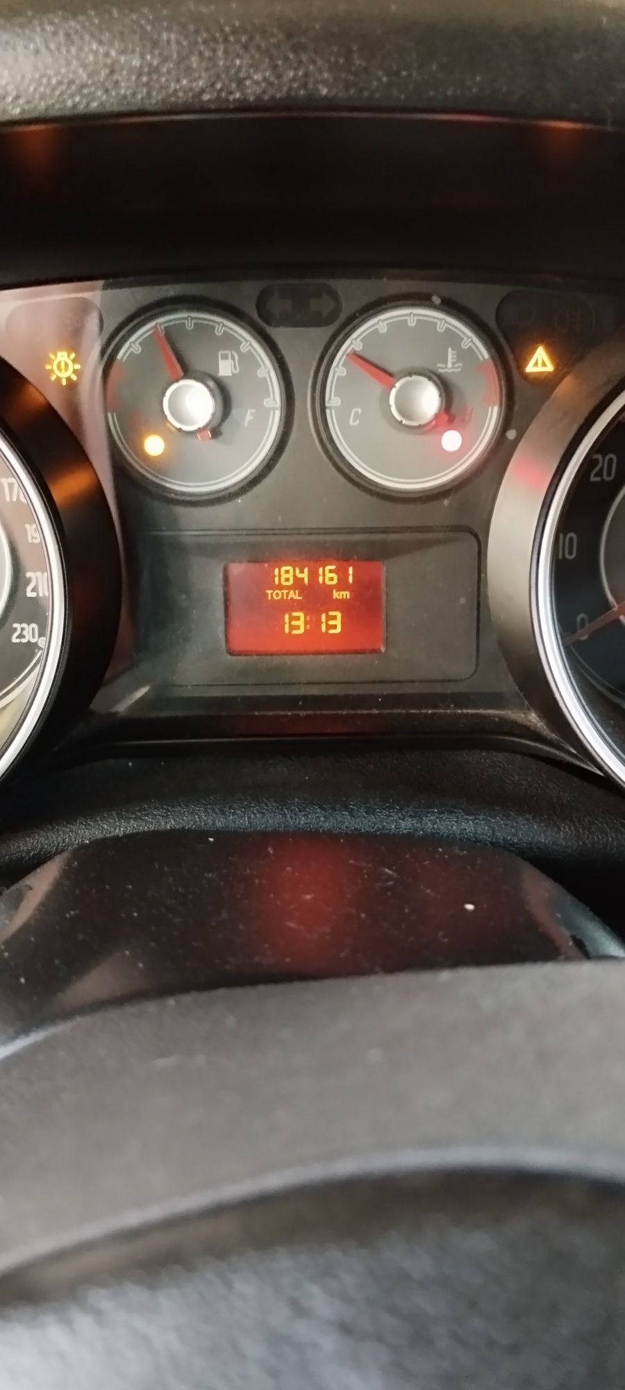 Автомобіль Fiat Linea