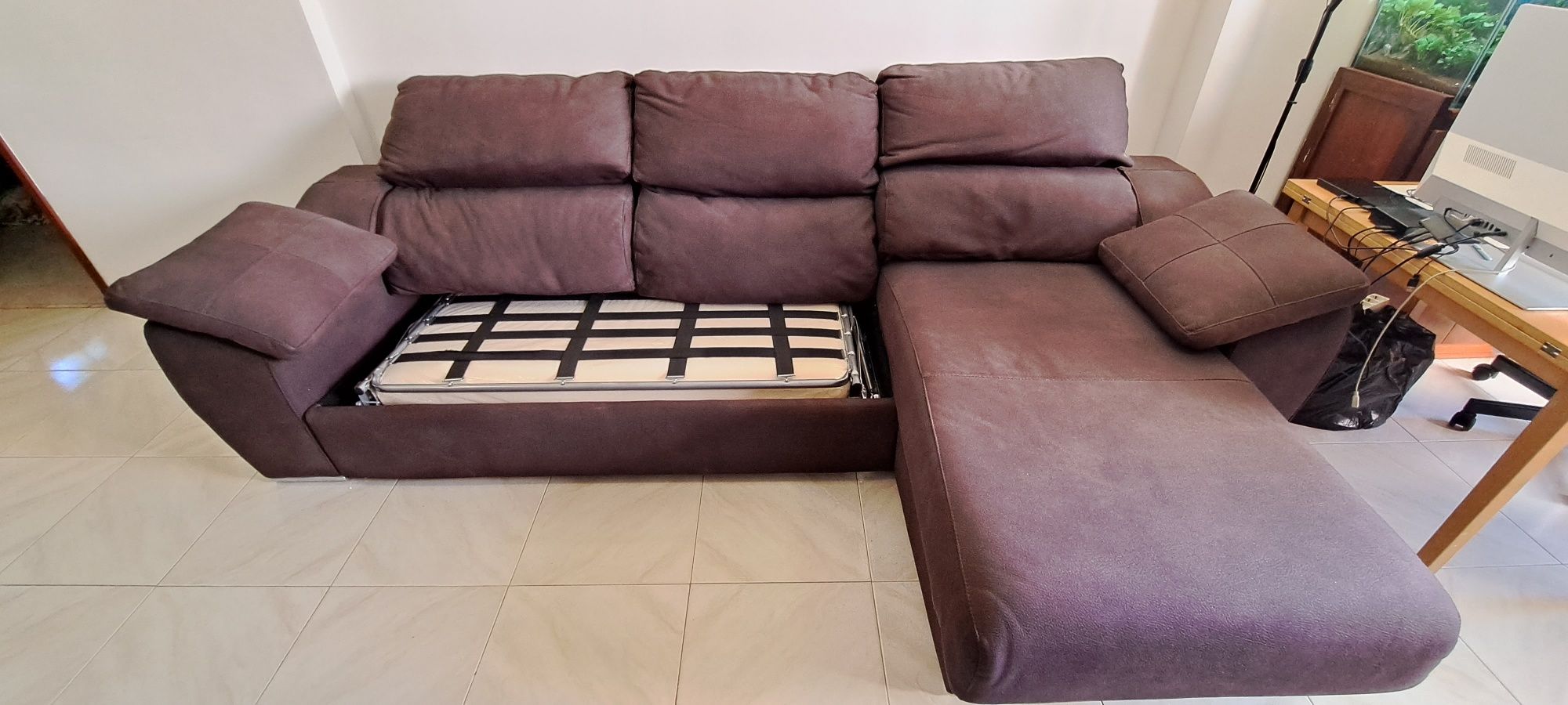 Sofá cama com Chaise Longue