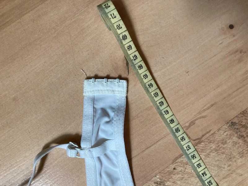 Biustonosz z koronką r 65B/C