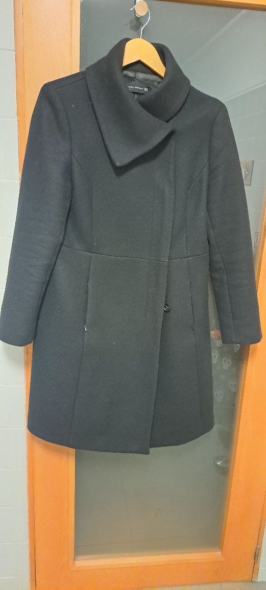 Casaco de Inverno preto marca Zara , em bom estado!, tamanho XL