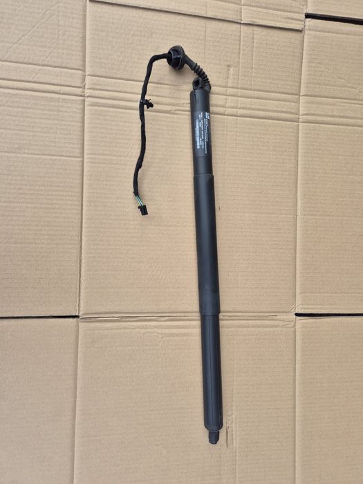 Siłownik klapy bagażnika Opel Insignia B  KOMBI