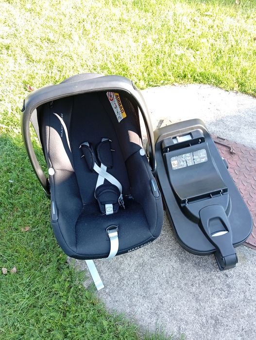 Fotelik dziecięcy Maxi-cosi +adaptery do wózka