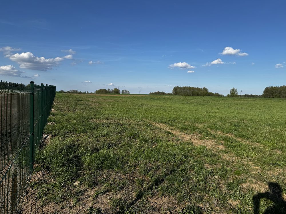 Działki budowlane (bardzo blisko jeziora)