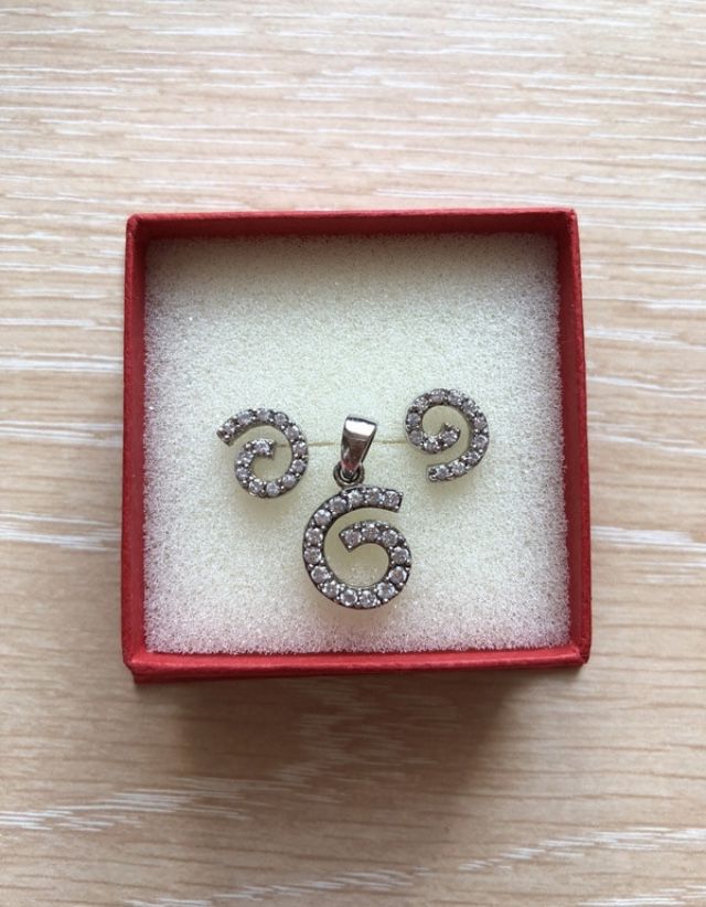 Komplet biżuterii kolczyki zawieszka z cyrkoniami srebrne na prezent