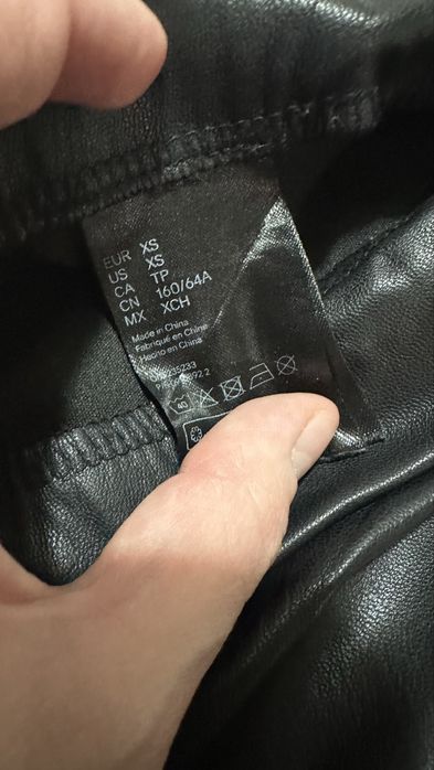 Шкіряні штани лосіни H&M