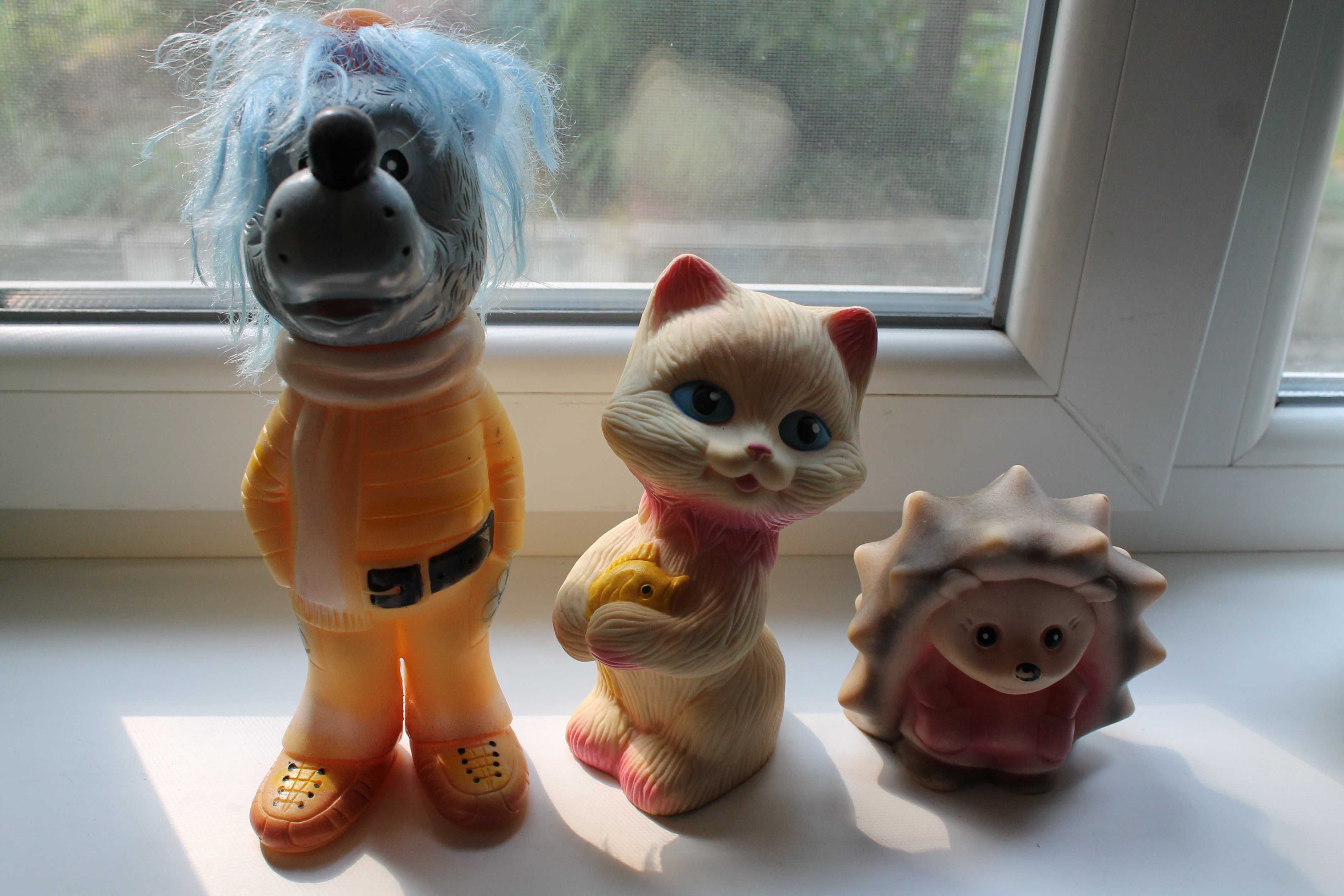 Продам резиновые детские игрушки СССР волк,котик,ёжик