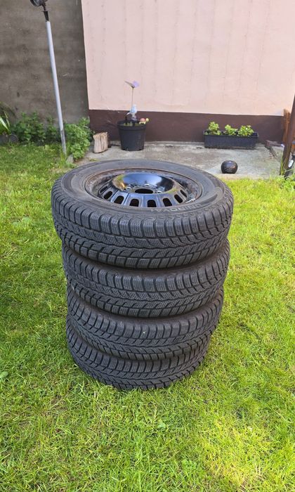 4x zimowe opony Uniroyal
165/70R14