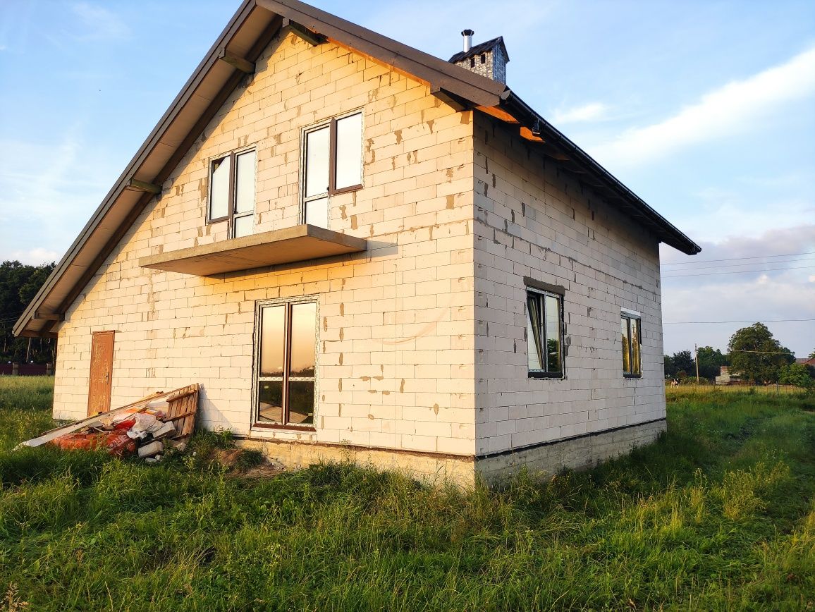 Будинок незавершене будівництво