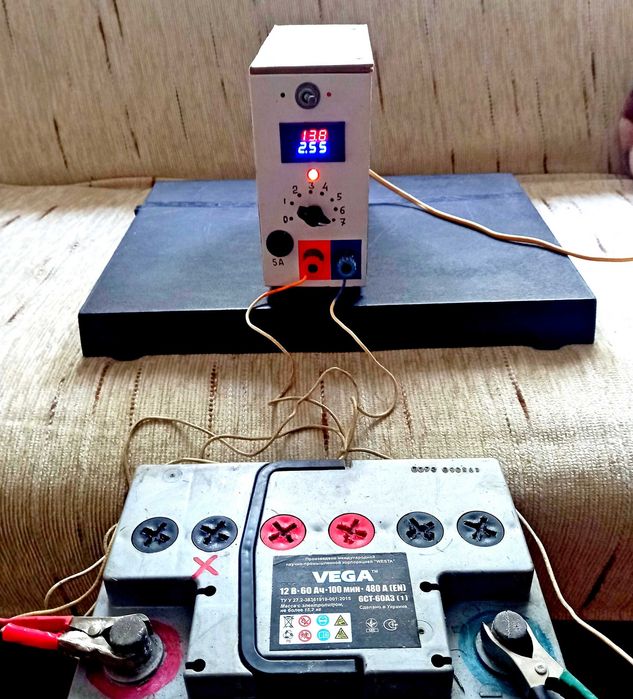 Зарядное трансформаторное 6A/ 12 -19,8V 6A с индикацией V и А.