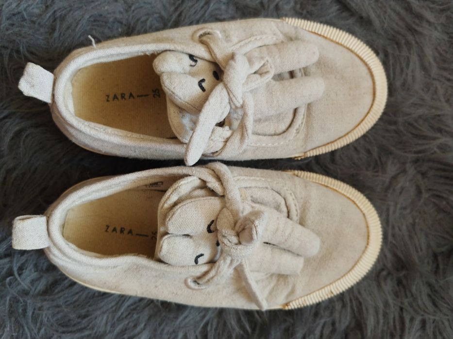 Buty dziewczęce z zajączkiem