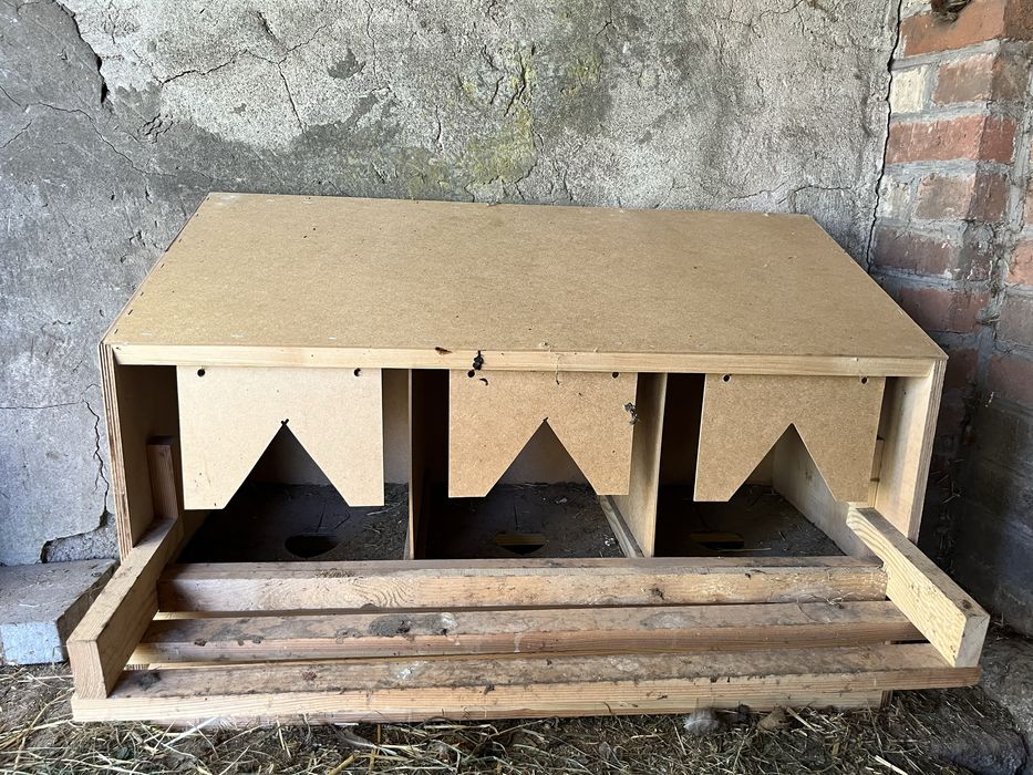 Gniazda dla kur niosek potrójne z szufladą + Maty