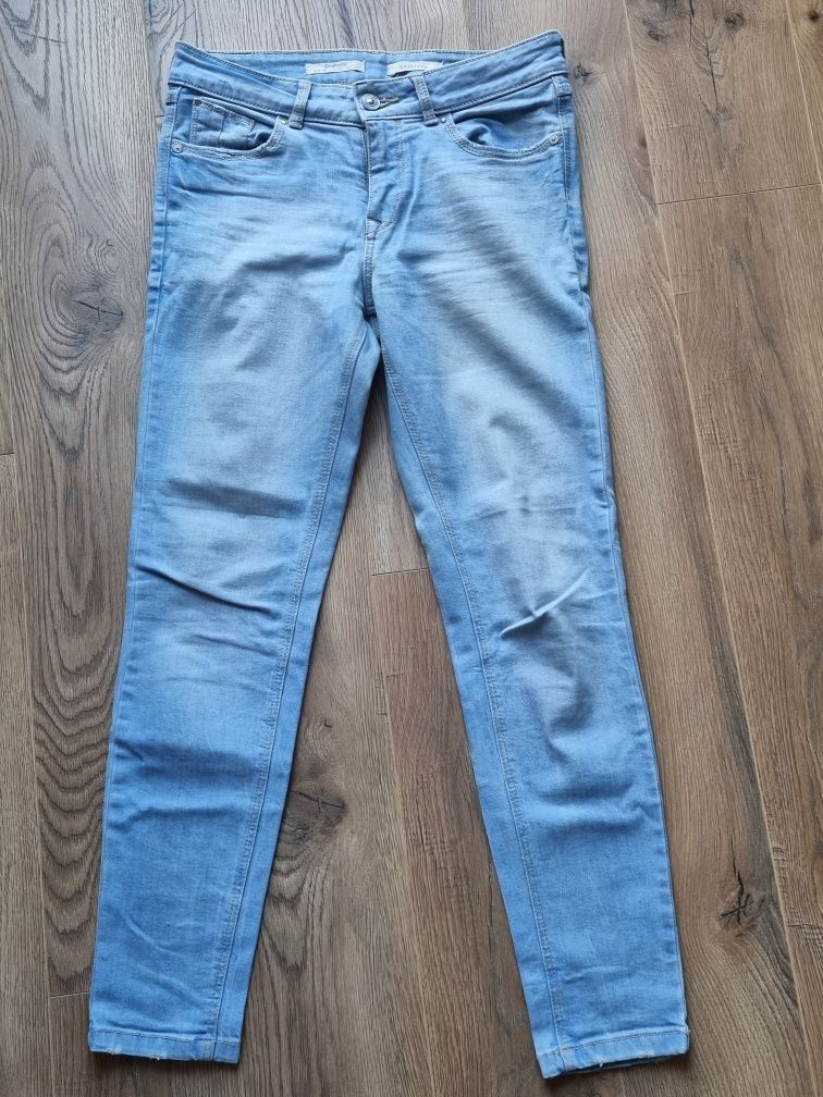 Spodnie jeansowe Stradivarius rozmiar 38 skinny