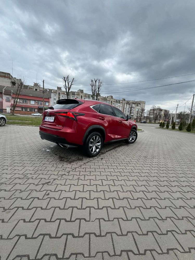Продам авто Lexus nx 300 f-sport. 2017