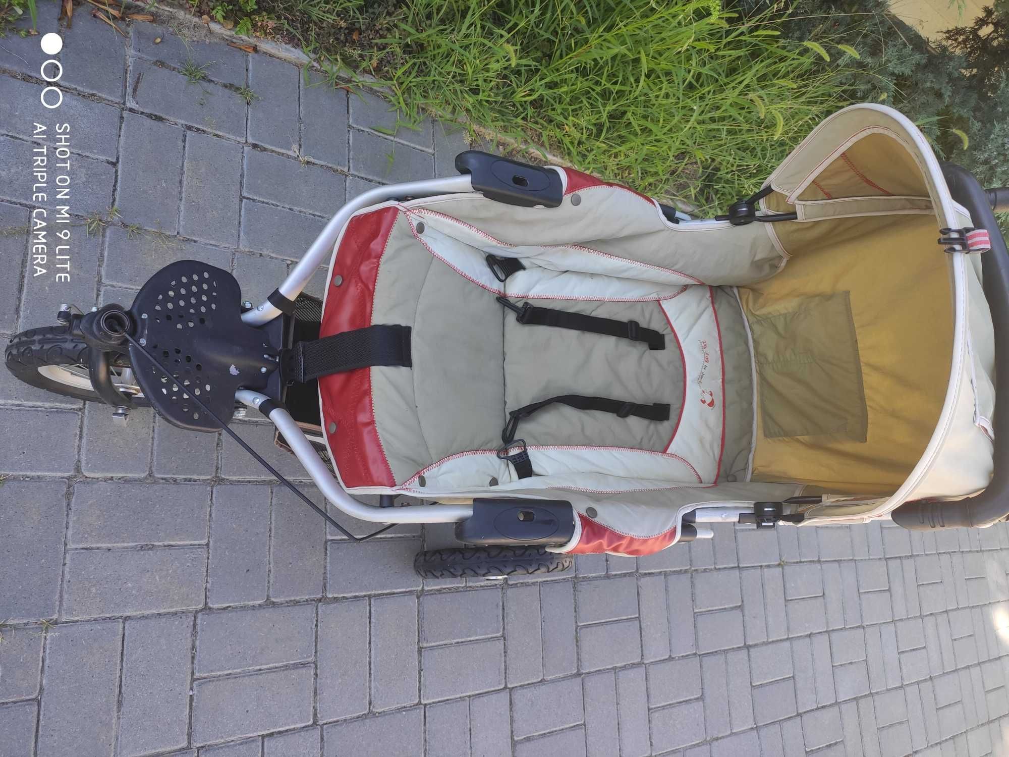 Детская коляска с дождивнком