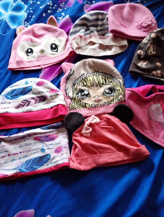 Zestaw czapeczek plus lus