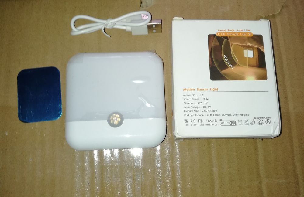 Светильники светодиодные с датчиком движения.