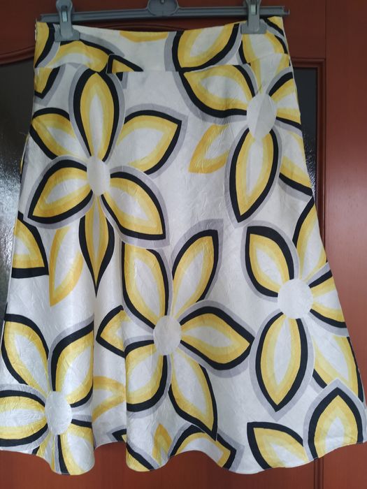 Spódnica letnia w kwiaty