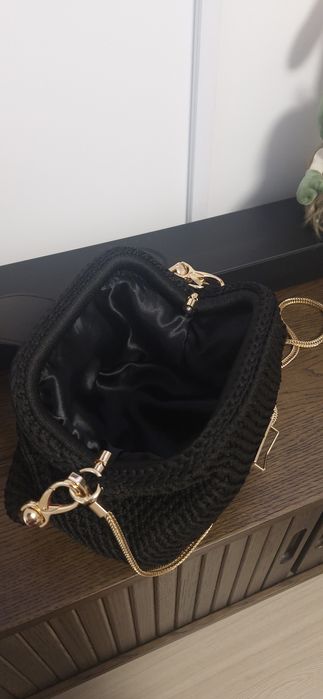 Ręcznie robiona na szydełku torebka