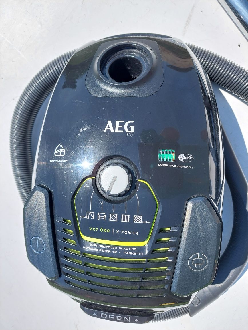 Odkurzacz AEG oko VX7